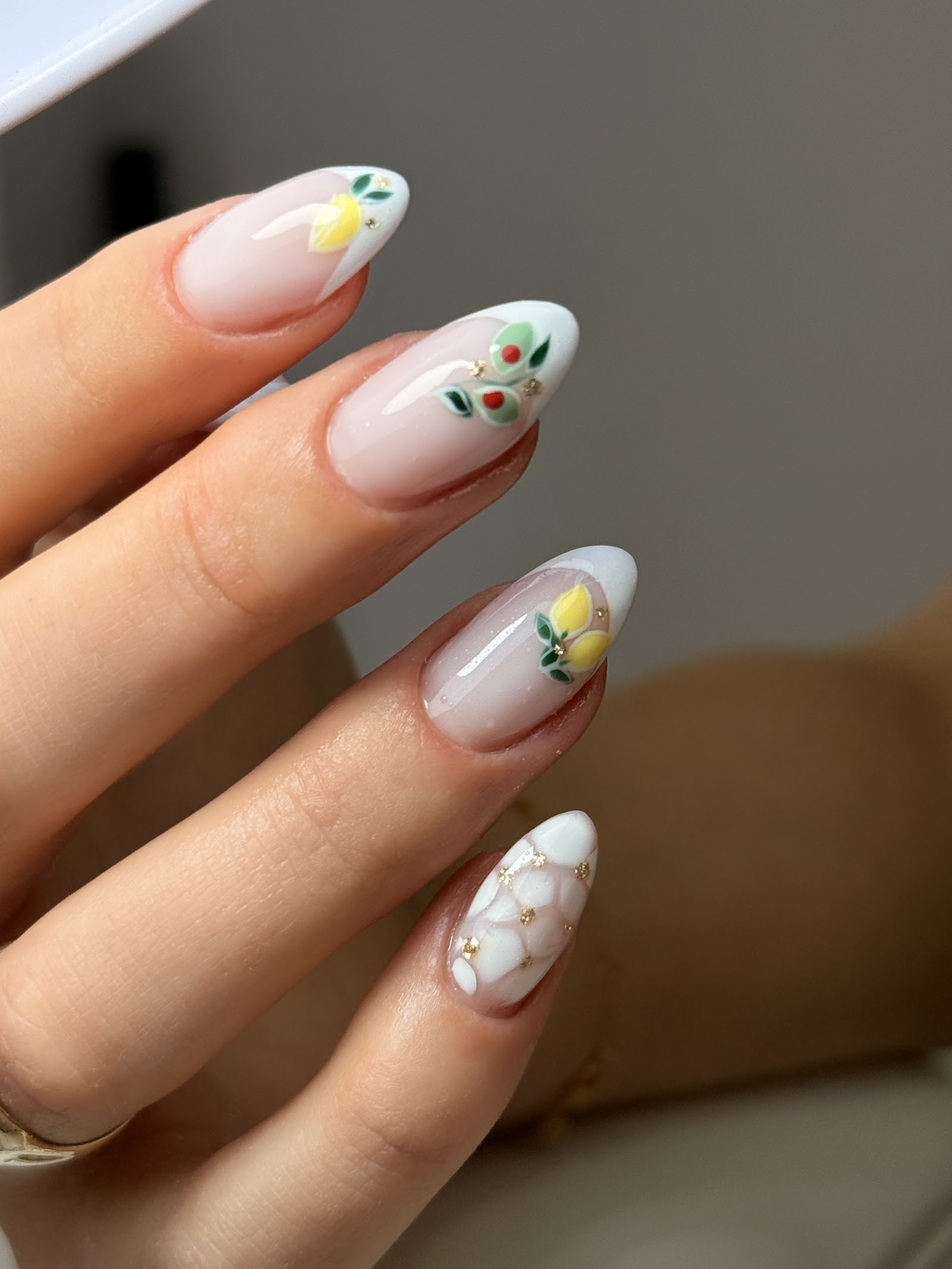 AT_nails.mcr, photograph 3.
