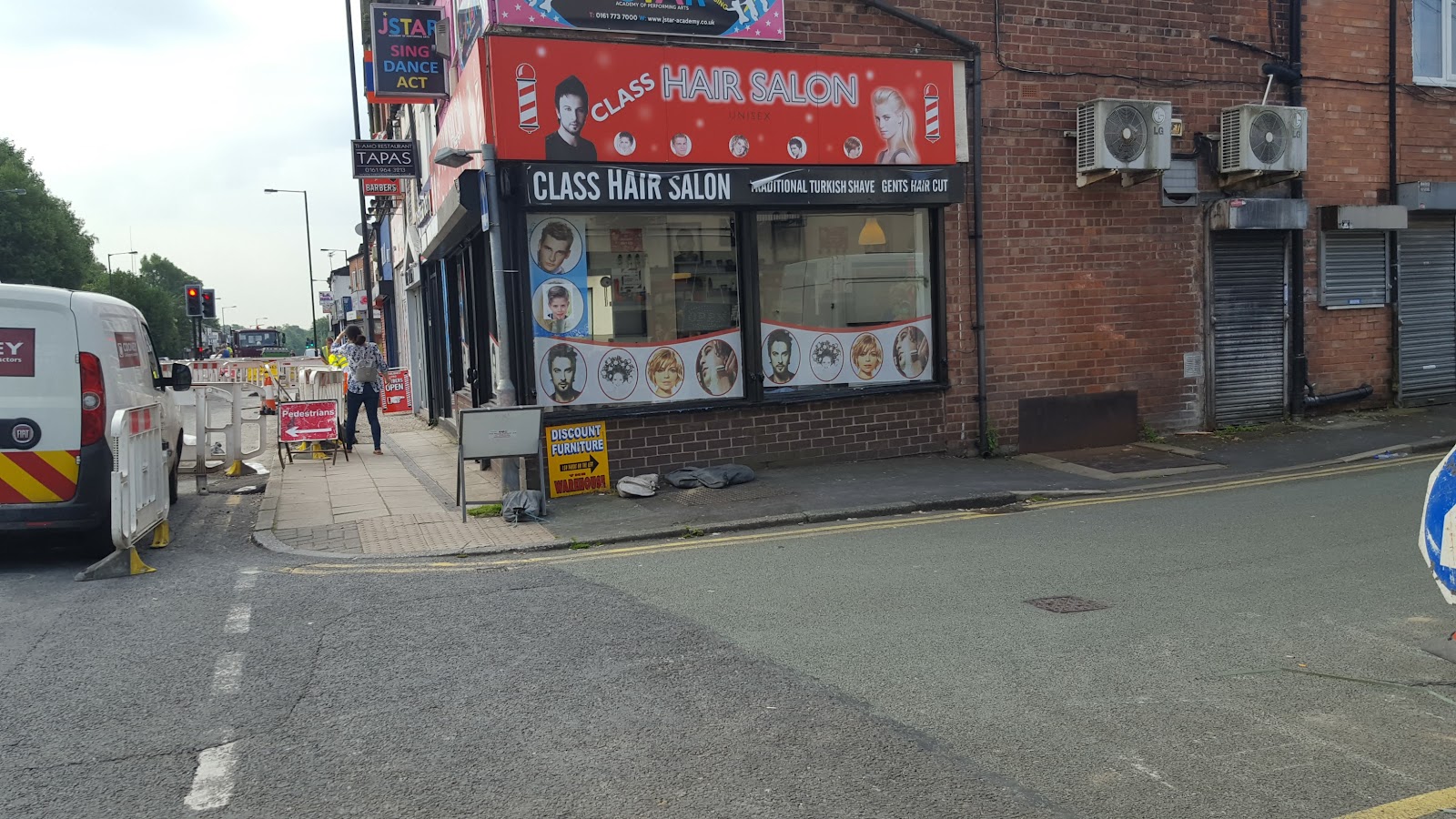 Class barbers Prestwich, photograph 4.