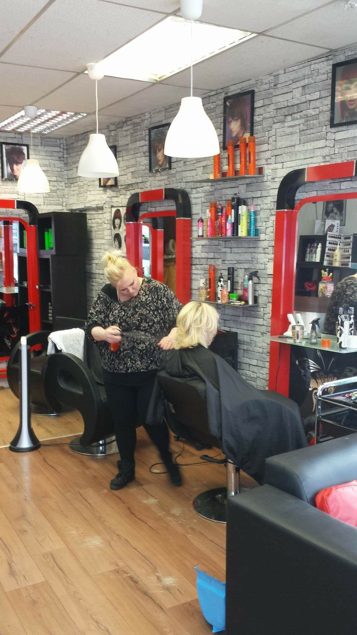 Class barbers Prestwich, photograph 5.