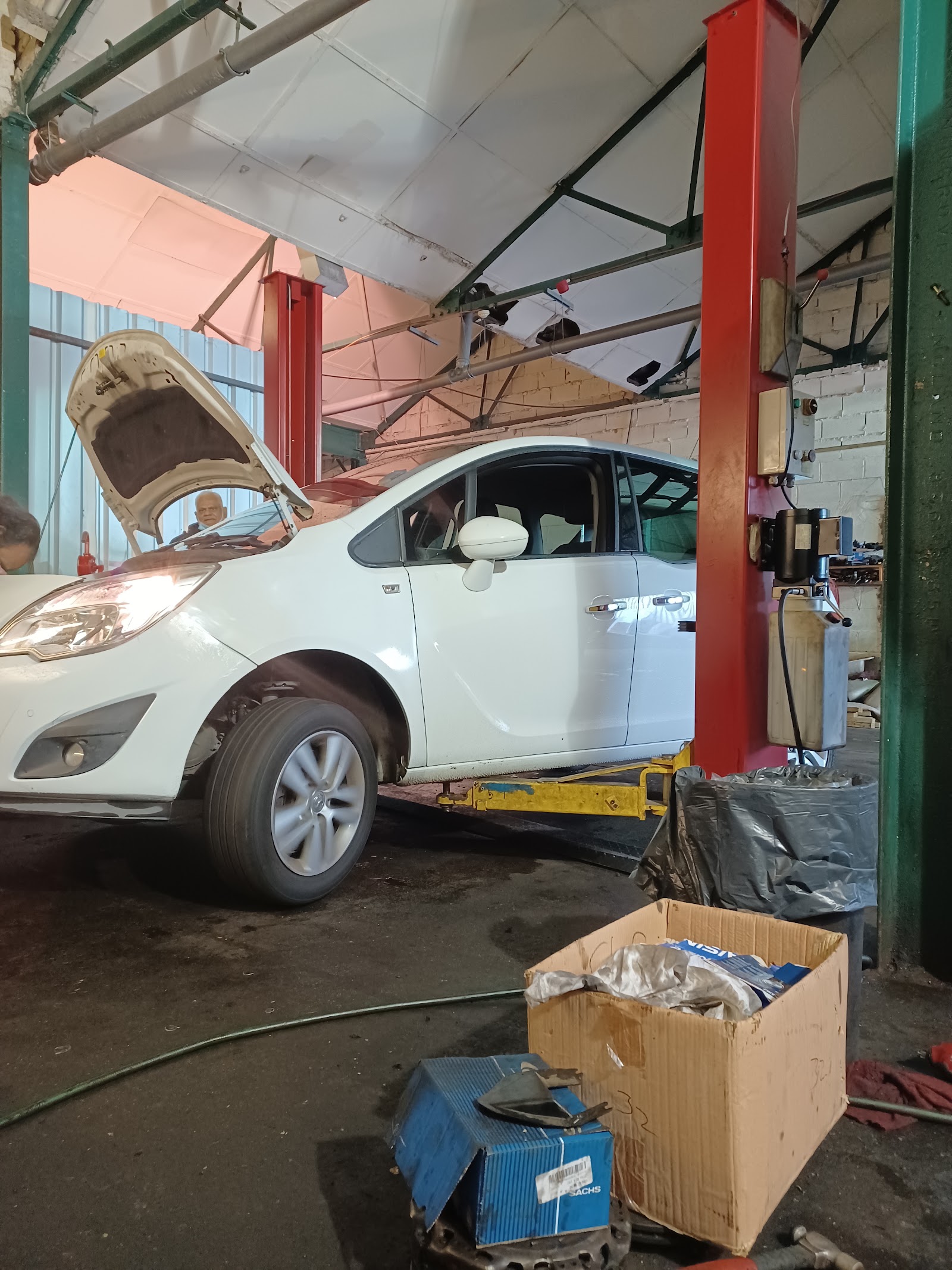 JTS Auto Services, 8 Allison St, Cheetham Hill.