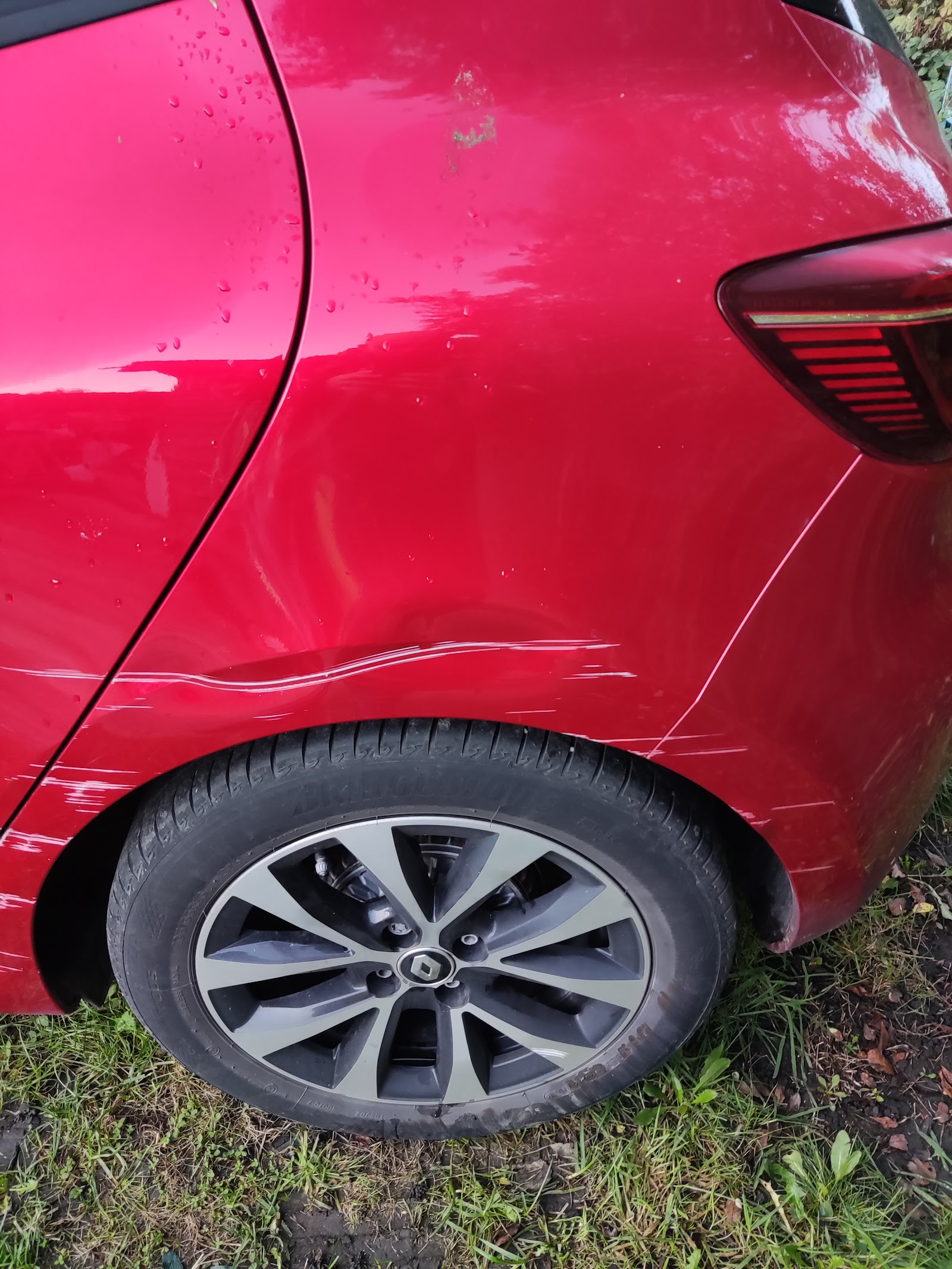 Lion Car Body Repairs, photograph 6.