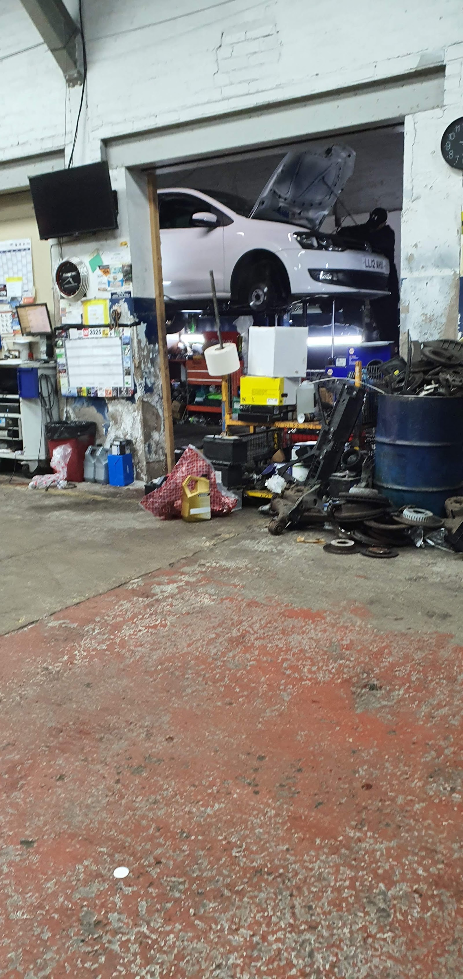 Loyalty Motors, photograph 3.