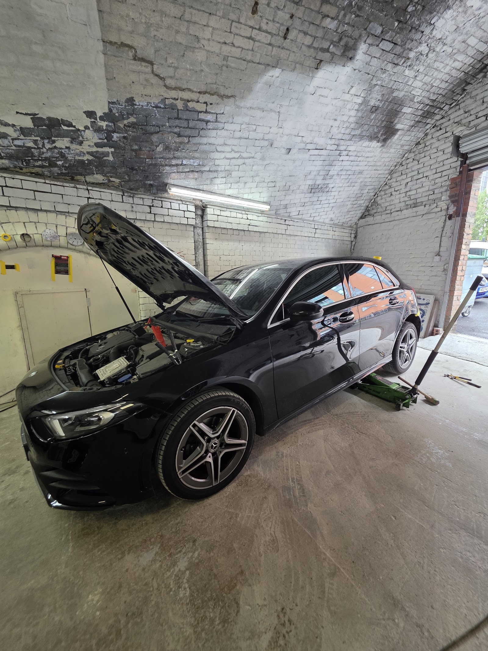 MCR Bodywork Centre, photograph 5.