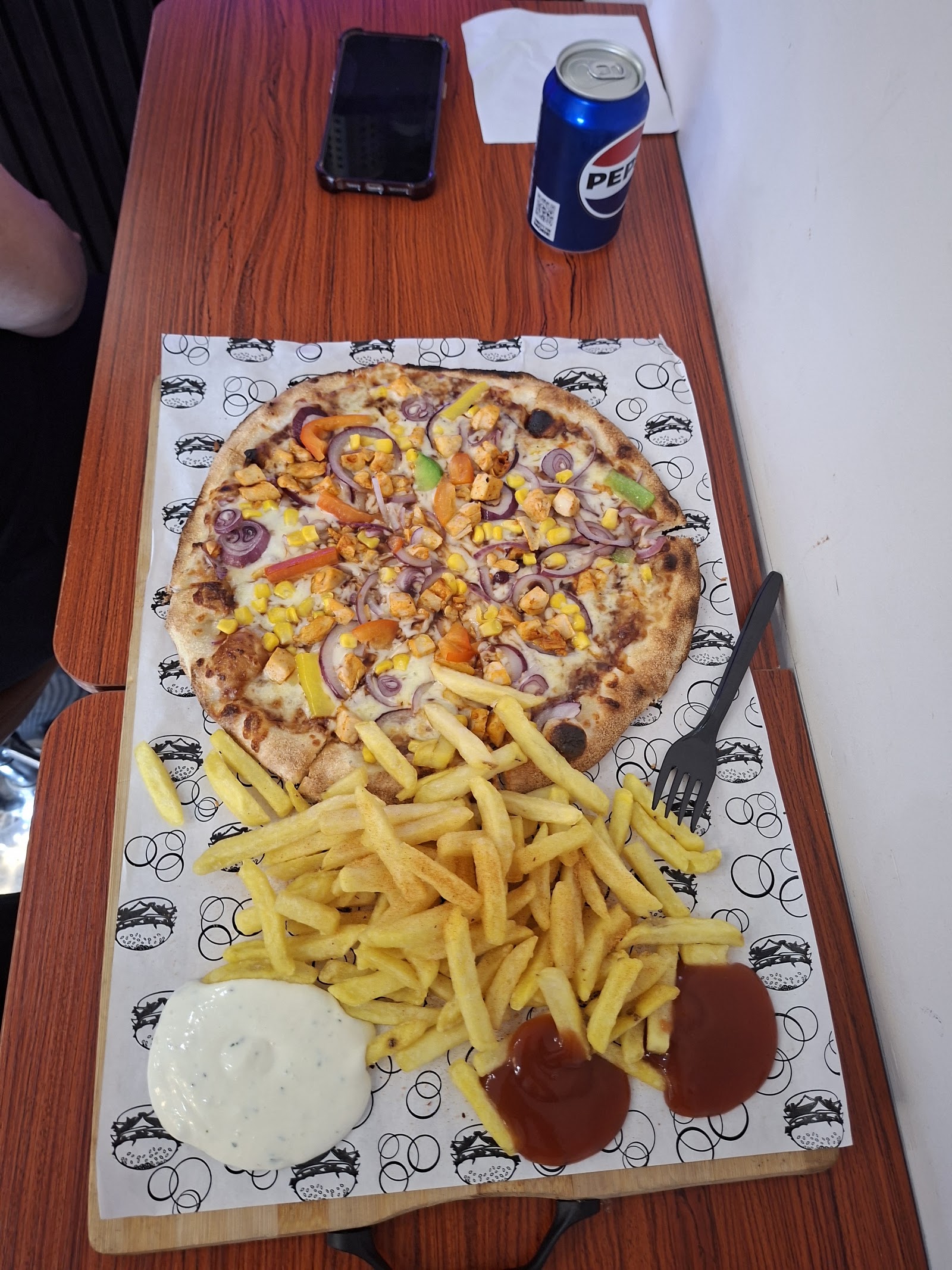 Mr Pizza Kebab, photograph 8.