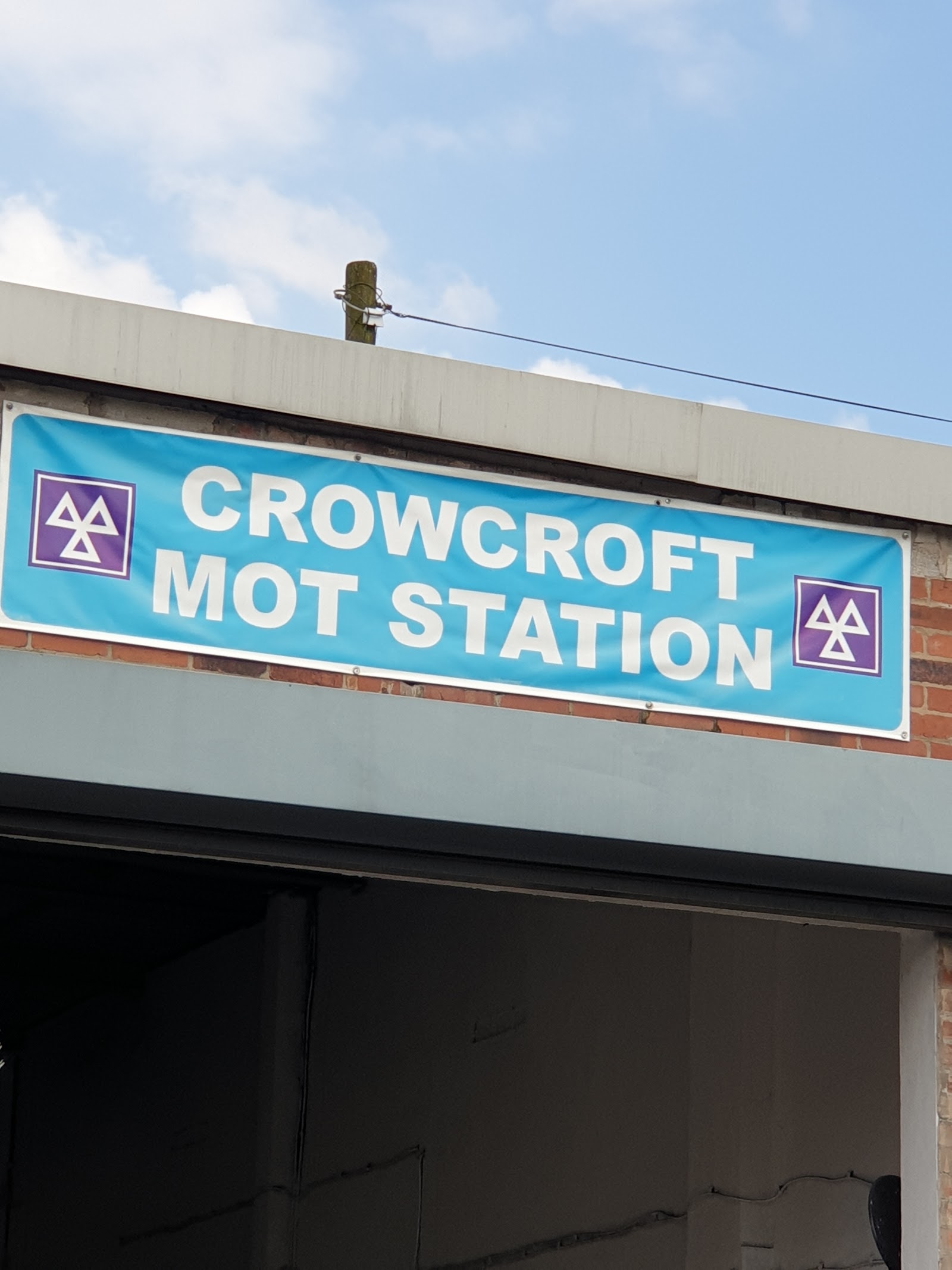Redline car service centre, photograph 2.