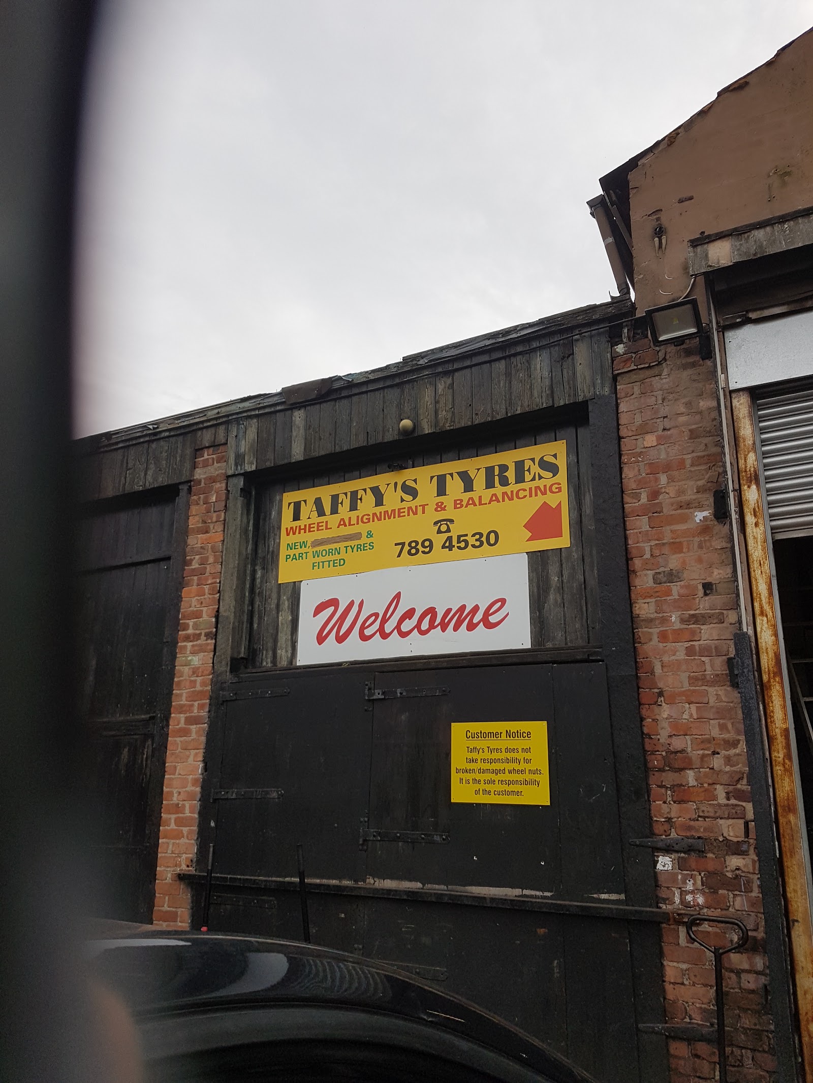 Taffy's Tyres, photograph 4.