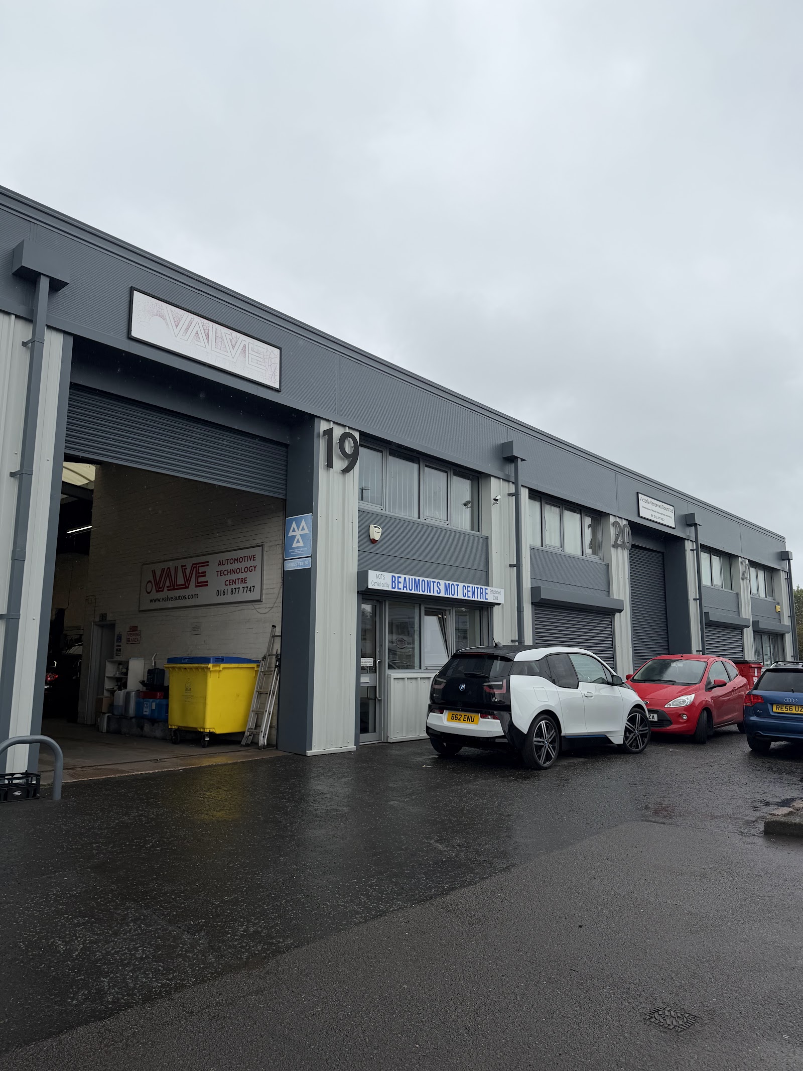 Valve Automotive, photograph 2.