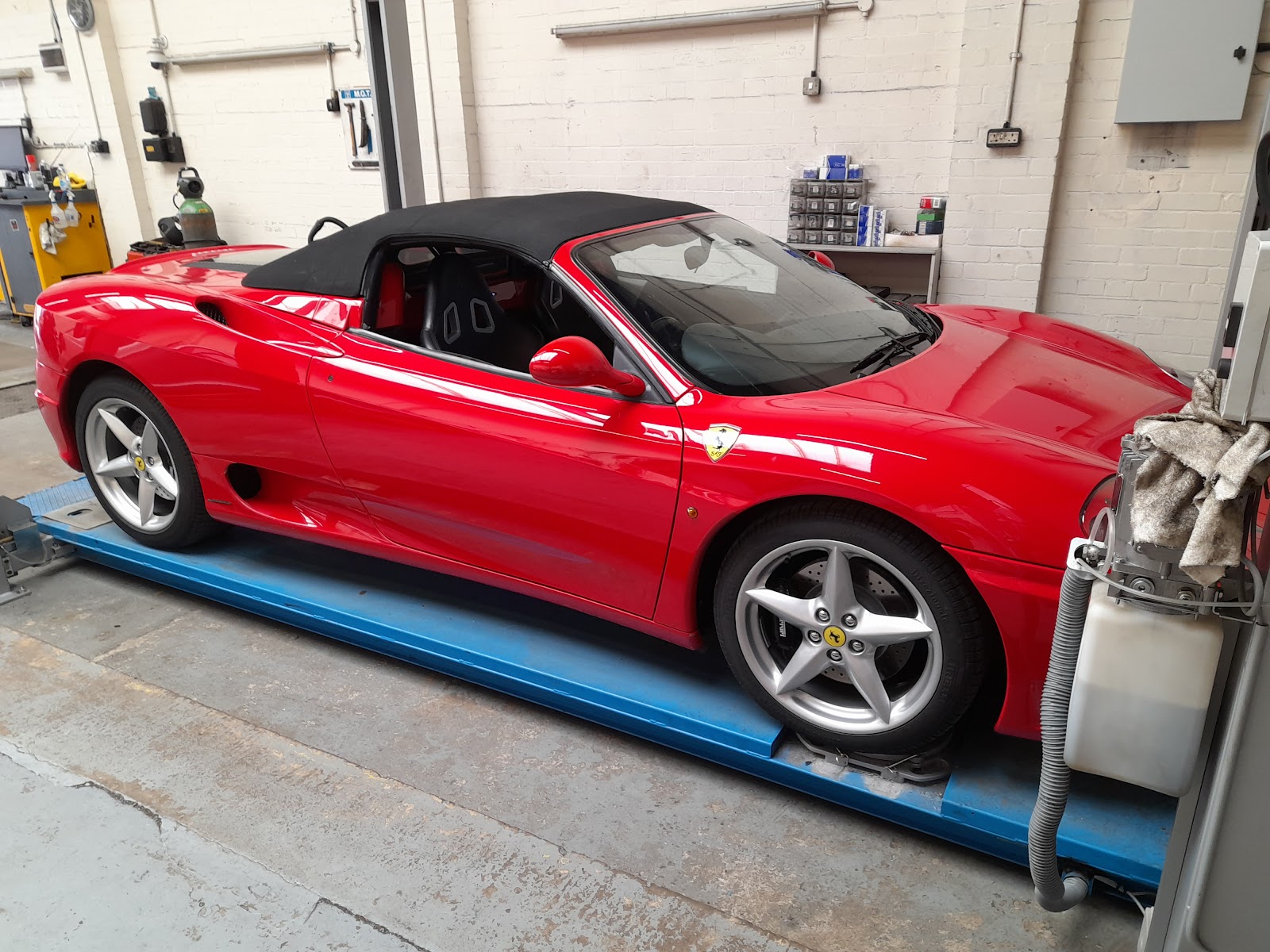 Valve Automotive, photograph 4.